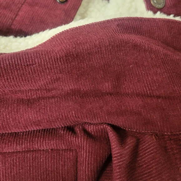 NWT Levi's Original Trucker Jacket Corduroy Sherpa Women's XS Irregular Burgundy - Picture 15 of 16